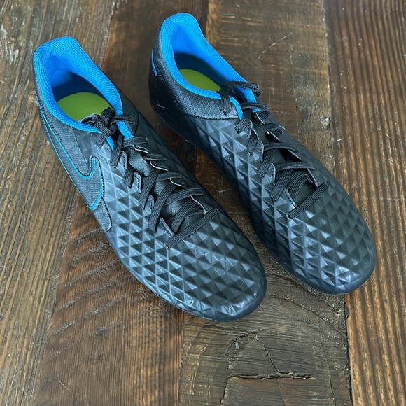 Tiempo Nike Cleats NWOT size 7.5 - Picture 2 of 10